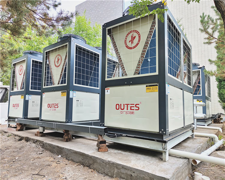 山西工學(xué)院(朔州)澡堂空氣能熱水工程