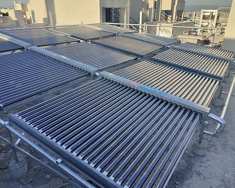 太原棕櫚西園小區(qū)4棟樓集中太陽能熱水